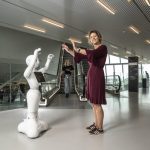 Dag van de Zorg 12 mei 2024 – Streektaal in de zorg: het geneest niet, maar voelt wel beter!